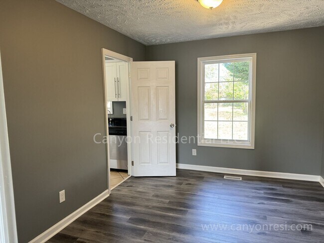 Foto del edificio - 1231 Alexwood Dr