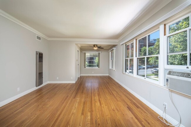 Building Photo - LOCATION LOCATION LOCATION