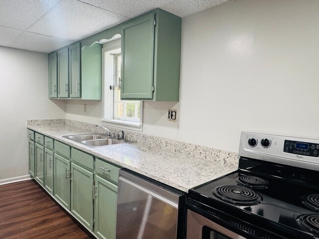 Building Photo - 4875 Millen Dr