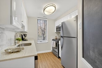 Building Photo - The Saratoga Apartments