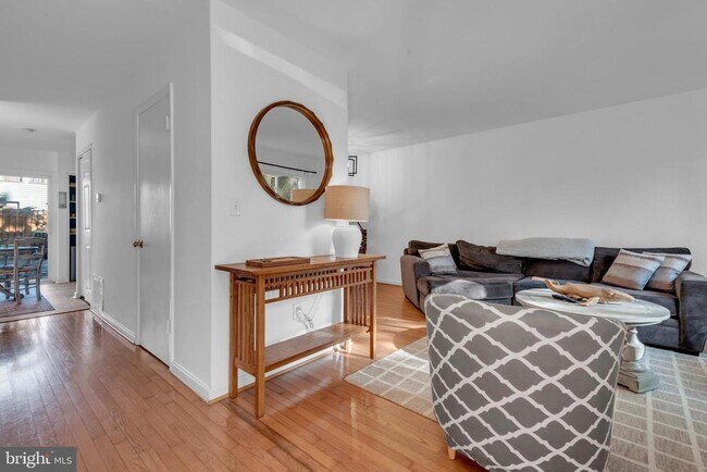 Building Photo - 1052 Cedar Ridge Ct