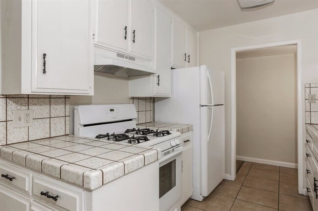 Building Photo - 5709 Ellis Ct