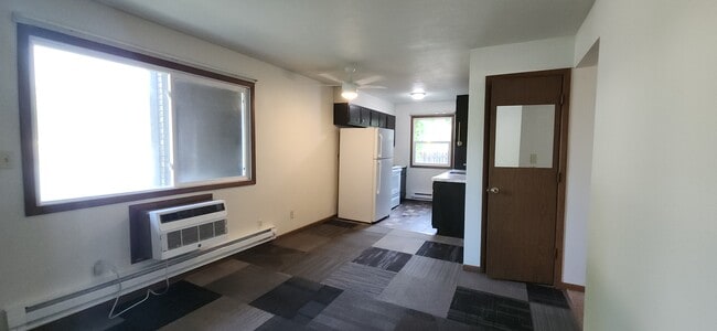 Building Photo - 926 17th St S