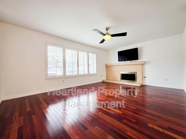 Building Photo - 7381 Laura Ct