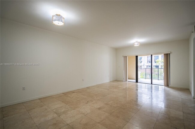 Foto del edificio - 300 Majorca Ave