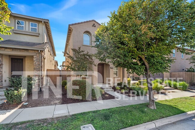 Foto del edificio - 4306 Natomas Central Dr