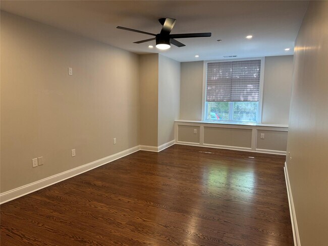 Foto del edificio - 3111 Leeward Dr