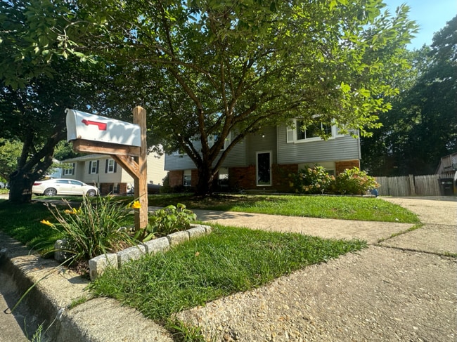 Building Photo - 253 Overleaf Dr