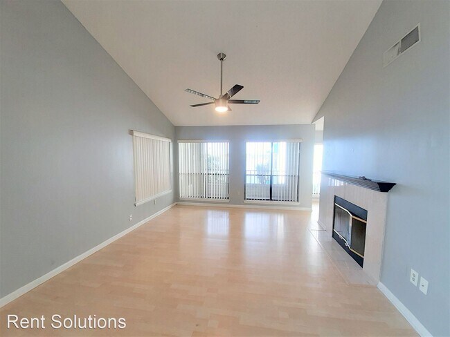 Building Photo - 2 br, 2 bath House - 3127 W. Sligh Ave # 201C
