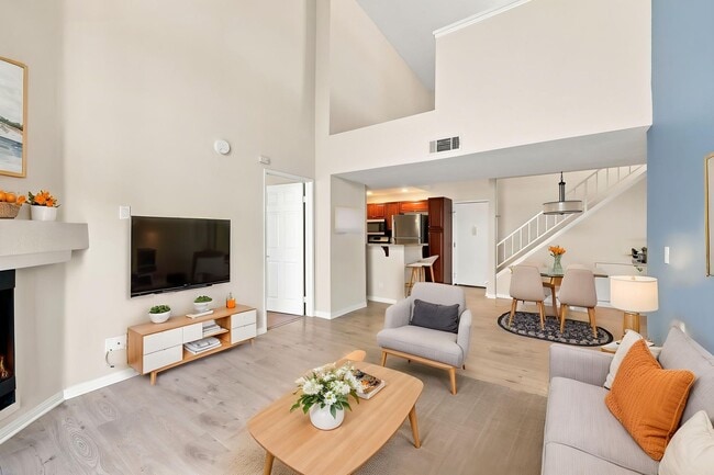 2 Bedroom 2 Bathroom Plus Loft in Prime Woodland Hills - 2 Bedroom 2 Bathroom Plus Loft in Prime Woodland Hills