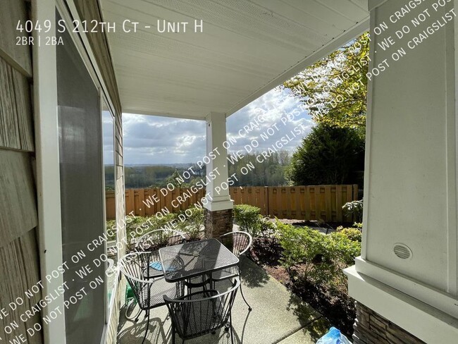 Foto del edificio - Seatac Large 2bed 2bath condo with views a...