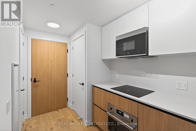 Building Photo - 35 Parliament St