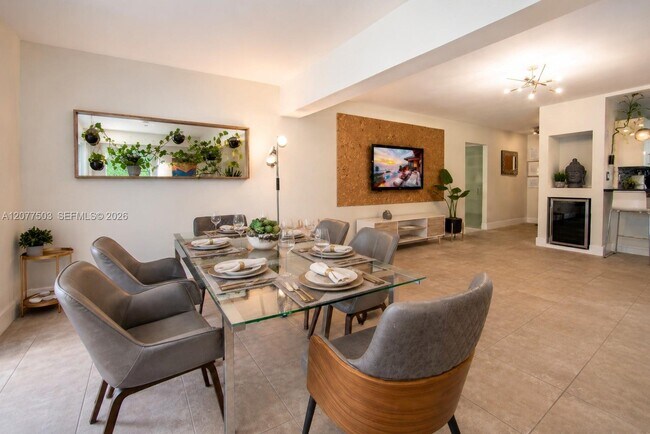 Foto del edificio - 909 N 13th Ct
