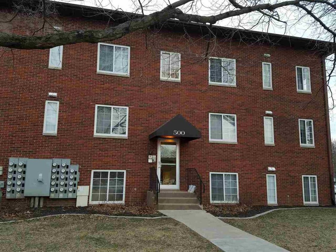 Primary Photo - Amazing 2 Bedroom - 1 Bath Condo in Univer...