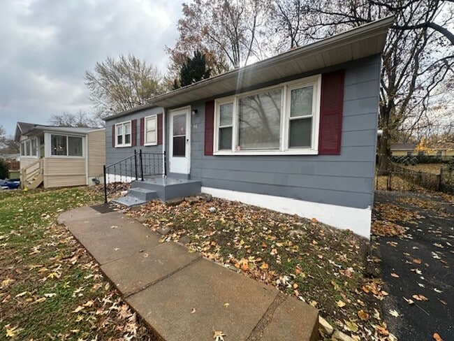 Building Photo - Spacious Living in Calverton Park