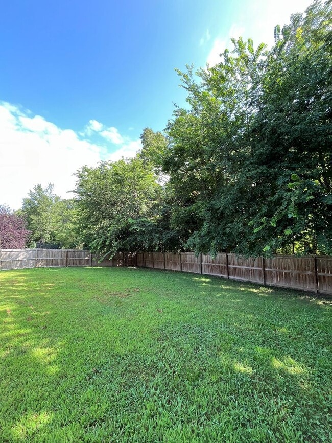 Building Photo - Remodeled 3 bedroom 2 bath home, all new! ...