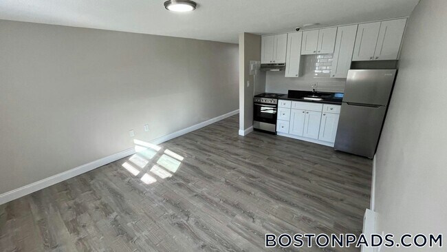 Foto del edificio - 799 Farm Rd