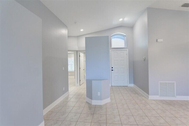 Building Photo - 6987 Hammock Trace Dr