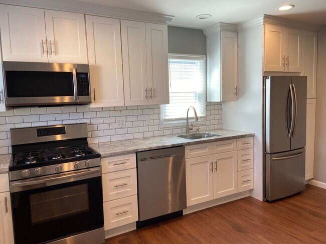 Granite Counter-tops - 138 Washington St