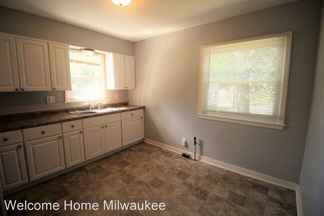 Building Photo - 3 br, 1 bath House - 6043 N 38th St