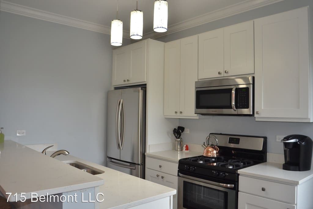 Foto principal - 715-717 W Belmont Ave