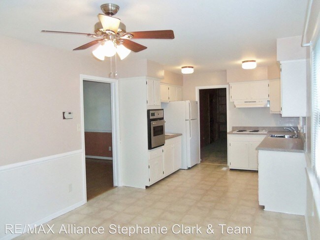 Building Photo - 1325 Conrad Ln