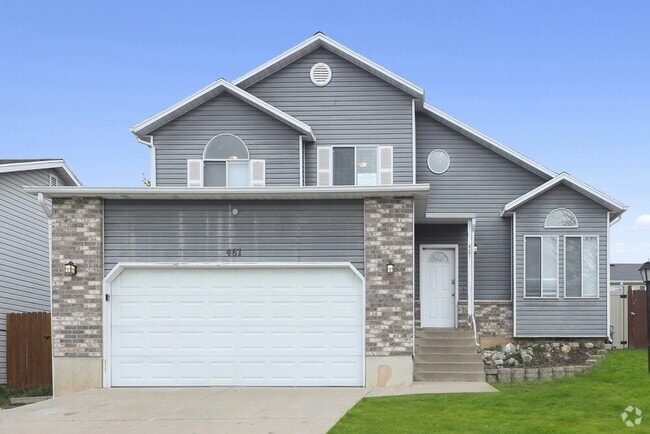 Building Photo - 461 W 180 N