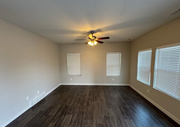 Foto del edificio - 3763 W Drexler Dr