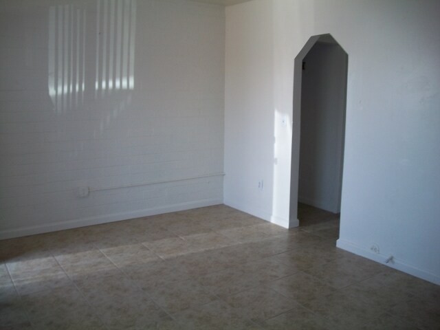  - 1620 E Palm Ln