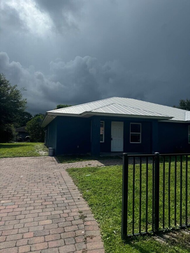 Building Photo - 2373 Avenue I