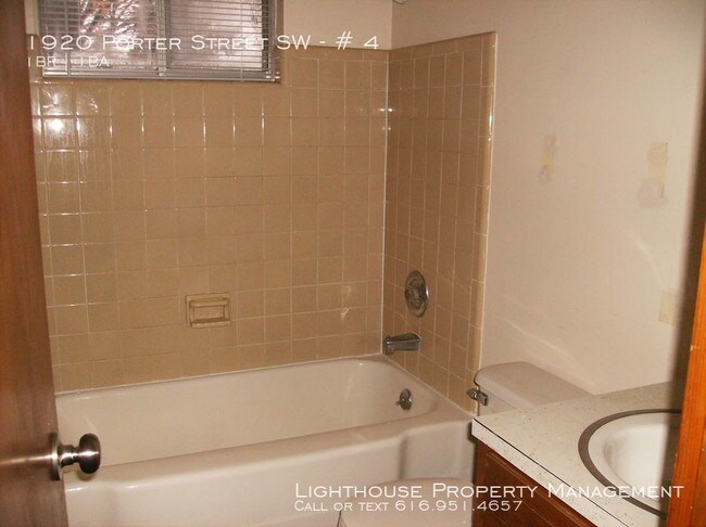 Building Photo - One Bedroom Apartment in Wyoming