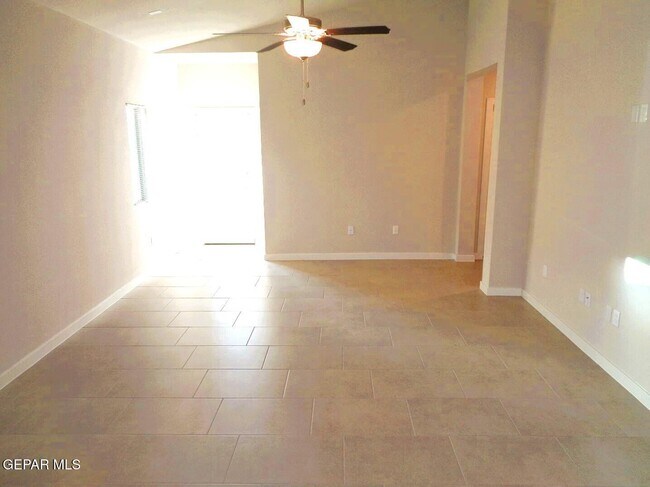 Foto del edificio - 14932 Tierra Haven Ave