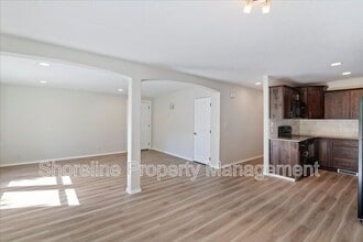 Building Photo - 2607 N Lancaster Dr