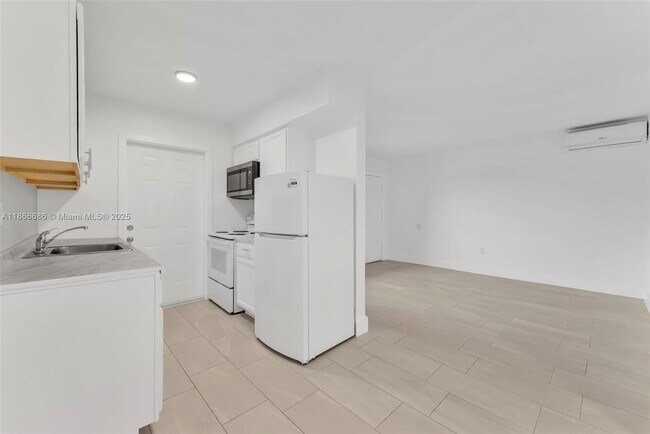 Foto del edificio - 310 NE 78th St