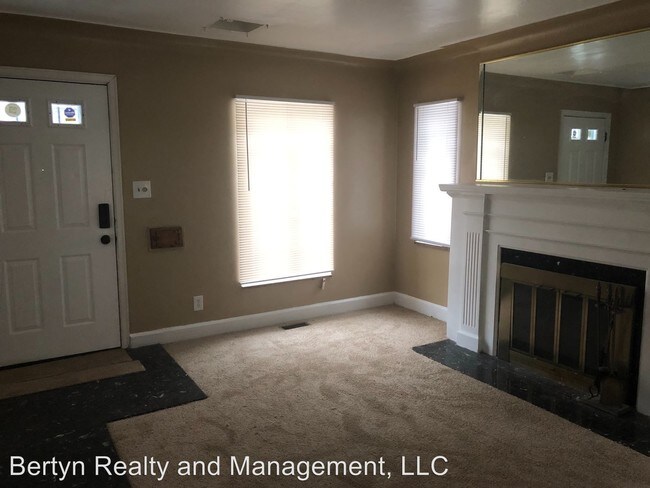 Building Photo - 3 br, 1.5 bath House - 19326 Roselawn