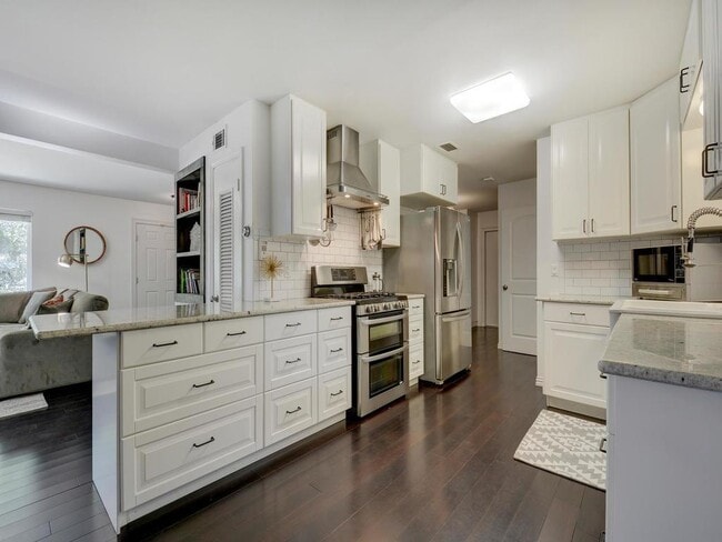 Foto del edificio - 516 Lightsey Rd