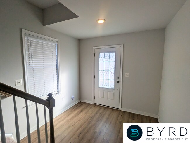 Foto del edificio - 1325 Claytor Ln
