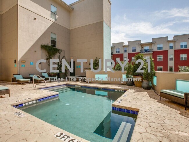 Foto del edificio - Fantastic Second Floor 1/1.5 Bedroom Condo...