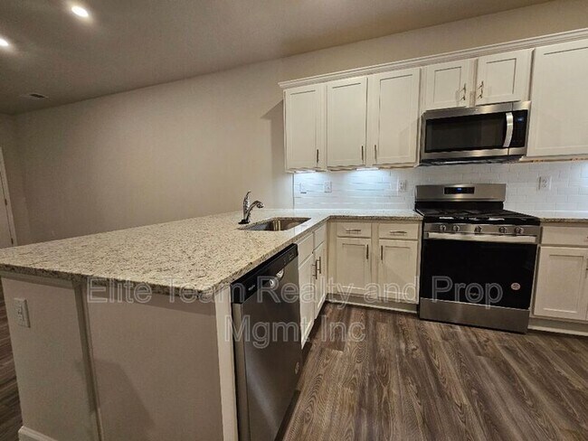 Foto del edificio - 5416 Kinsbridge Dr