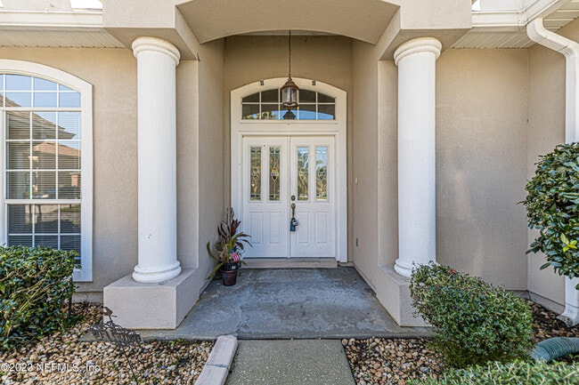 Building Photo - 2465 Pinehurst Ln