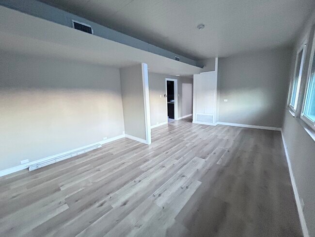 Foto del edificio - 13658 Russell St