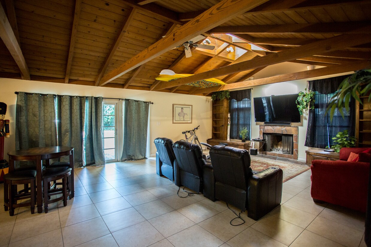 Foto principal - 5712 Shirley Ave