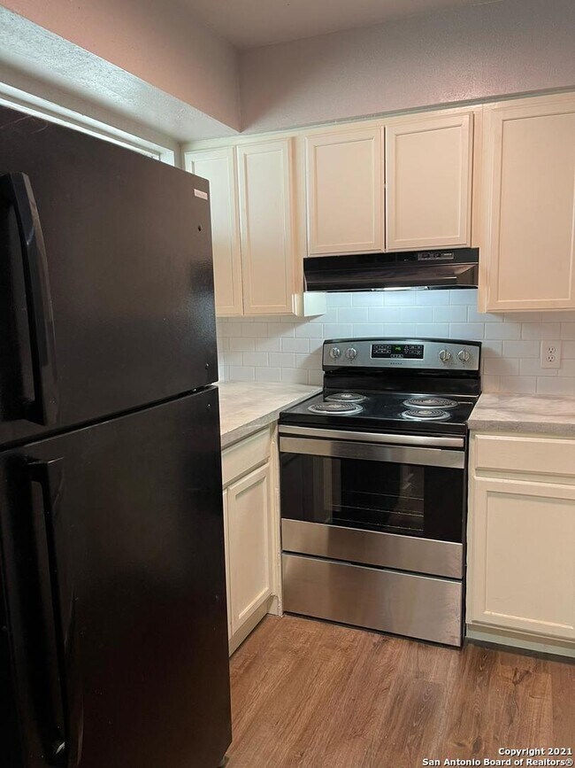 Foto del edificio - 520 Gentleman Rd