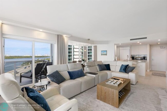 Foto del edificio - 10275 Collins Ave