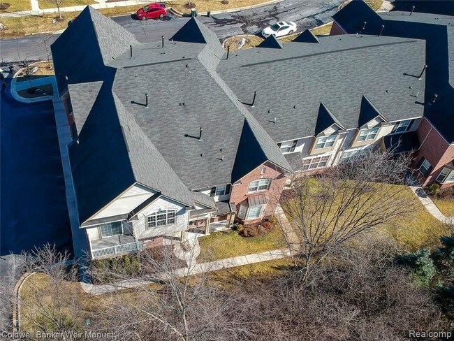 Foto del edificio - 4042 Radcliff Dr
