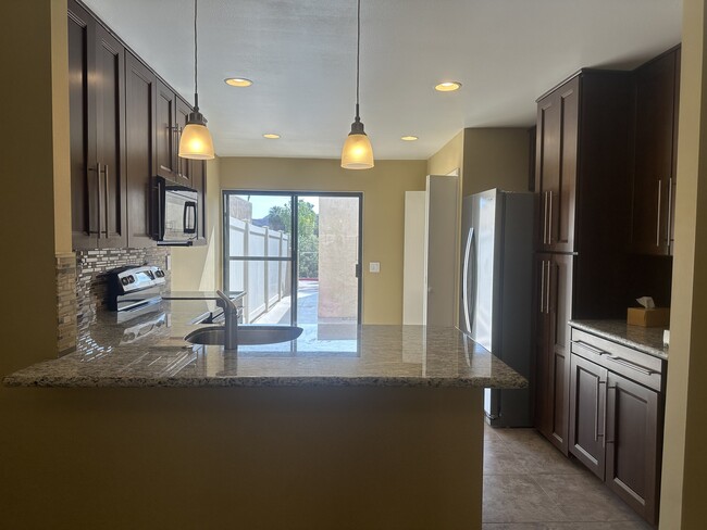 Building Photo - 47975 Joshua Ct