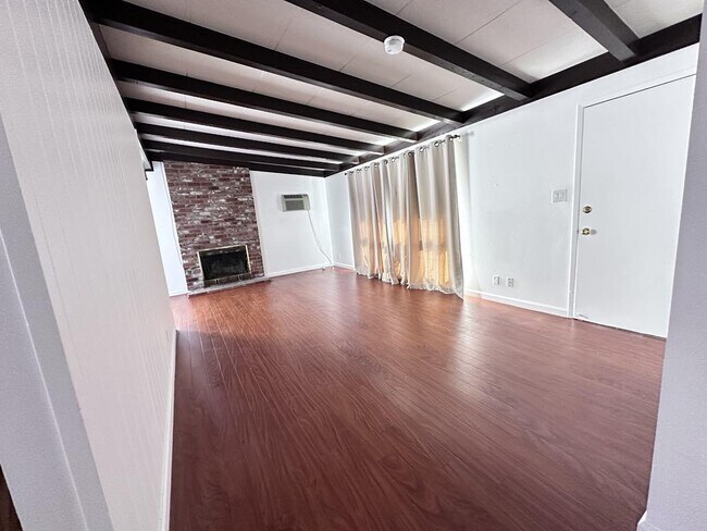 Foto del edificio - 3515 Shafer Dr