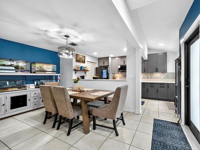 Foto del edificio - 8009 NW 71st Ct