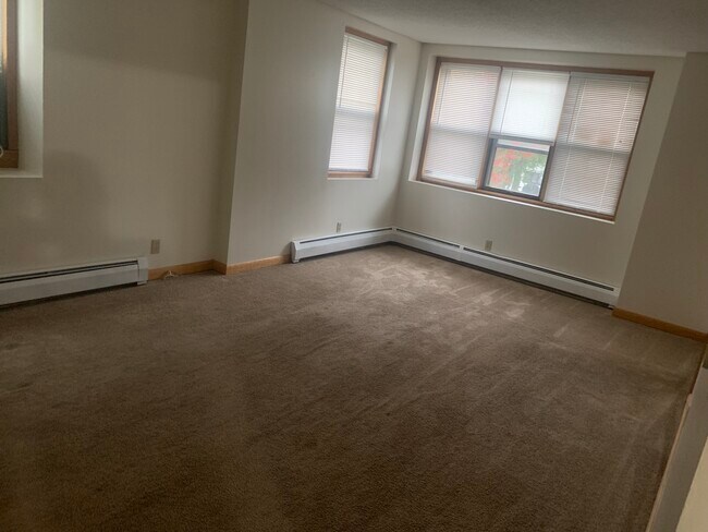 Living room - 147 Fairfield Ave