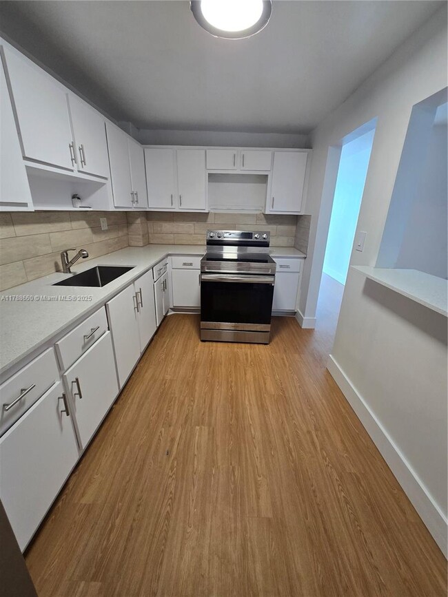 Foto del edificio - 12590 NE 16th Ave